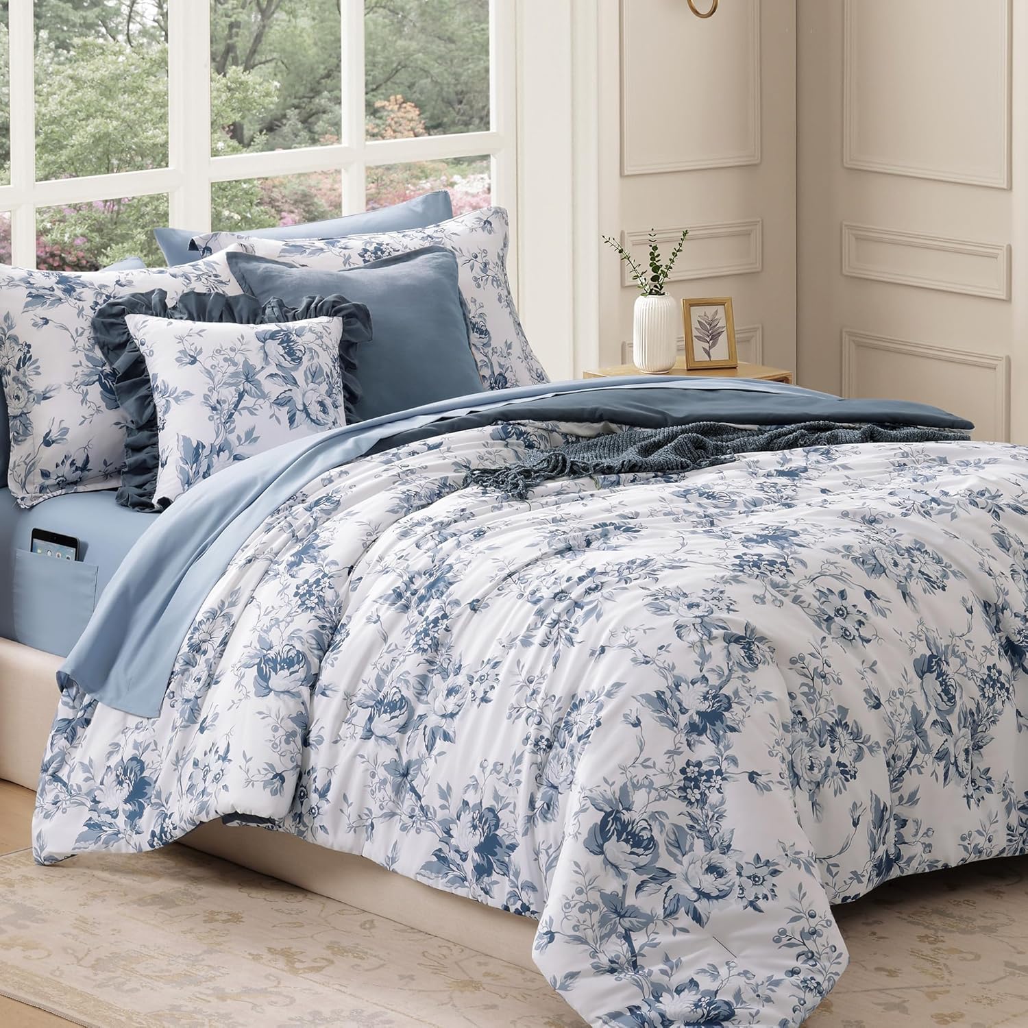 Botanical Flowers Comforter Set
